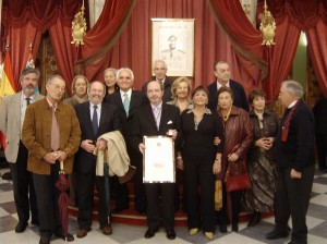Adolfo Suárez. Premio Drago de Oro 2005. Recoge el Premio Antonio Morillo Crespo.